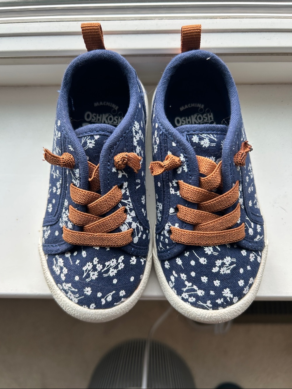Osh Kosh Toddler Sneakers 7M